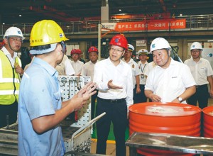 譚丕創(chuàng)帶隊(duì)到柳工開(kāi)展安全生產(chǎn)檢查