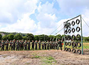 柳工開展國(guó)防教育軍事日活動(dòng)