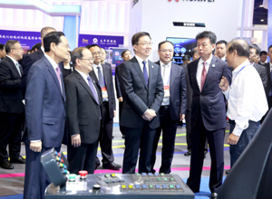 創新升級 加快智能制造產業發展 柳工亮相第15屆中國—東盟博覽會