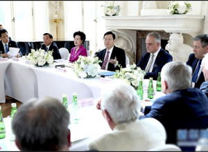 中共中央政治局常委張德江訪問(wèn)波蘭　柳工銳斯塔（波蘭）公司受邀參加交流活動(dòng)